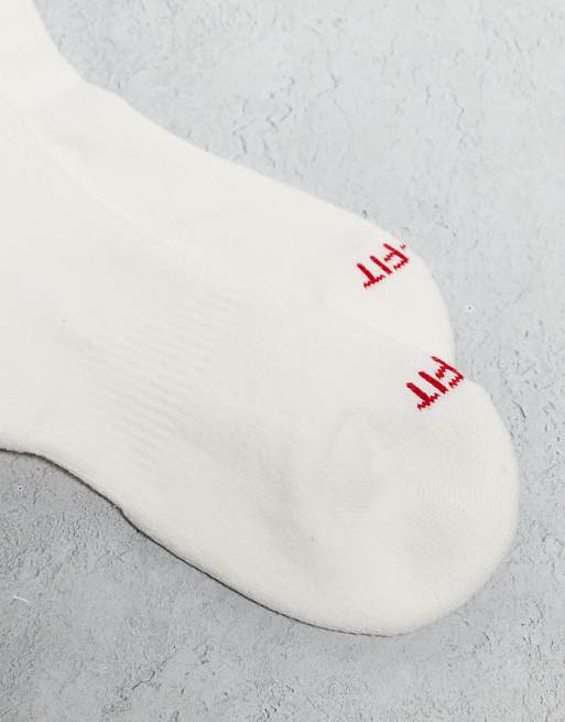 MenNike Everyday Plus Cushioned V-Day crew socks in white