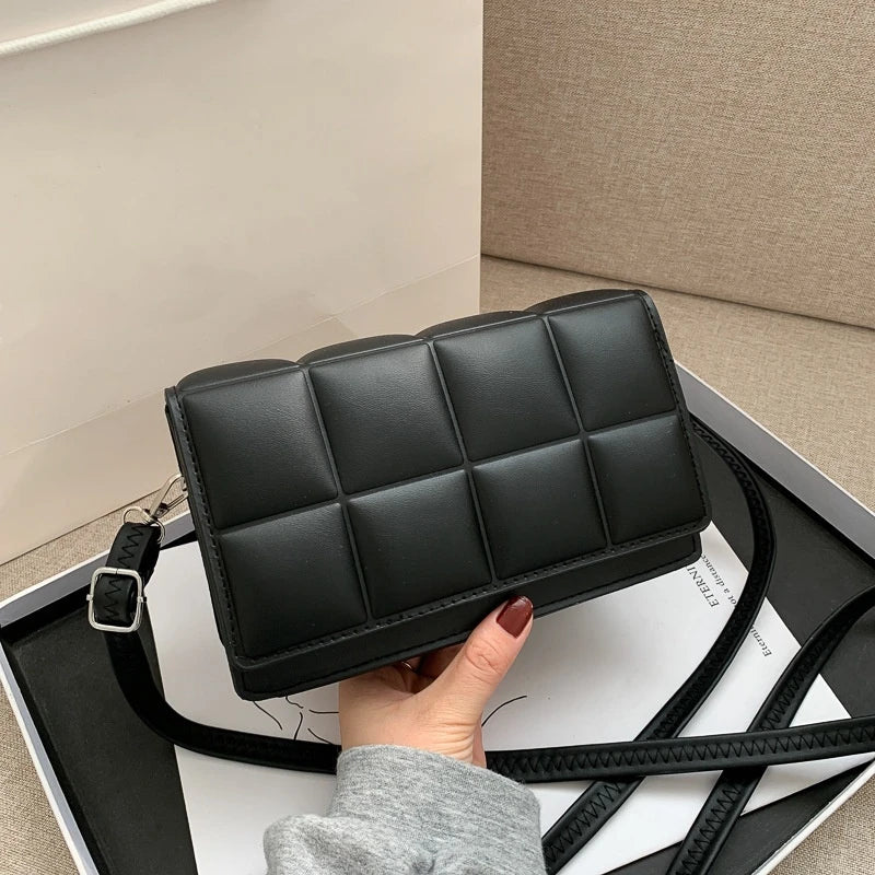Women Small Ladies Shoulder Bags with Chain Trendy Clutch Purse Cute Designer Bag