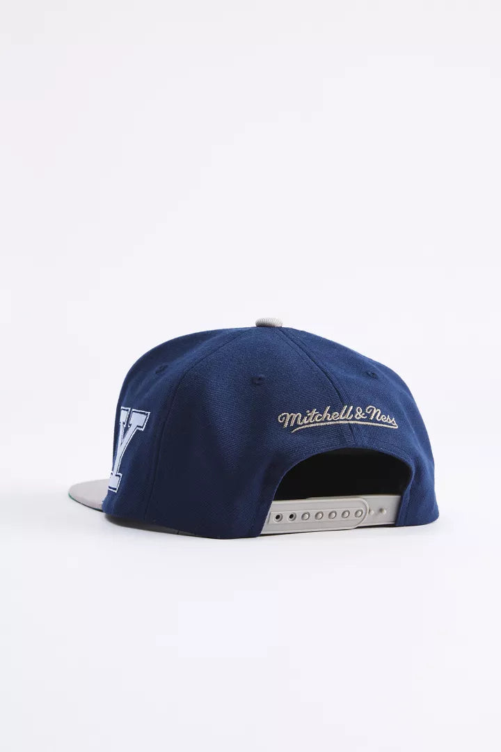 Mitchell & Ness Yale Bulldogs Script Snapback Hat