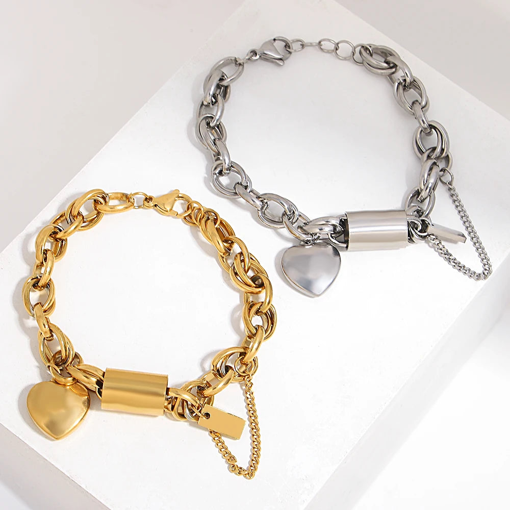 Gold Heart Pendant Chain Bracelet