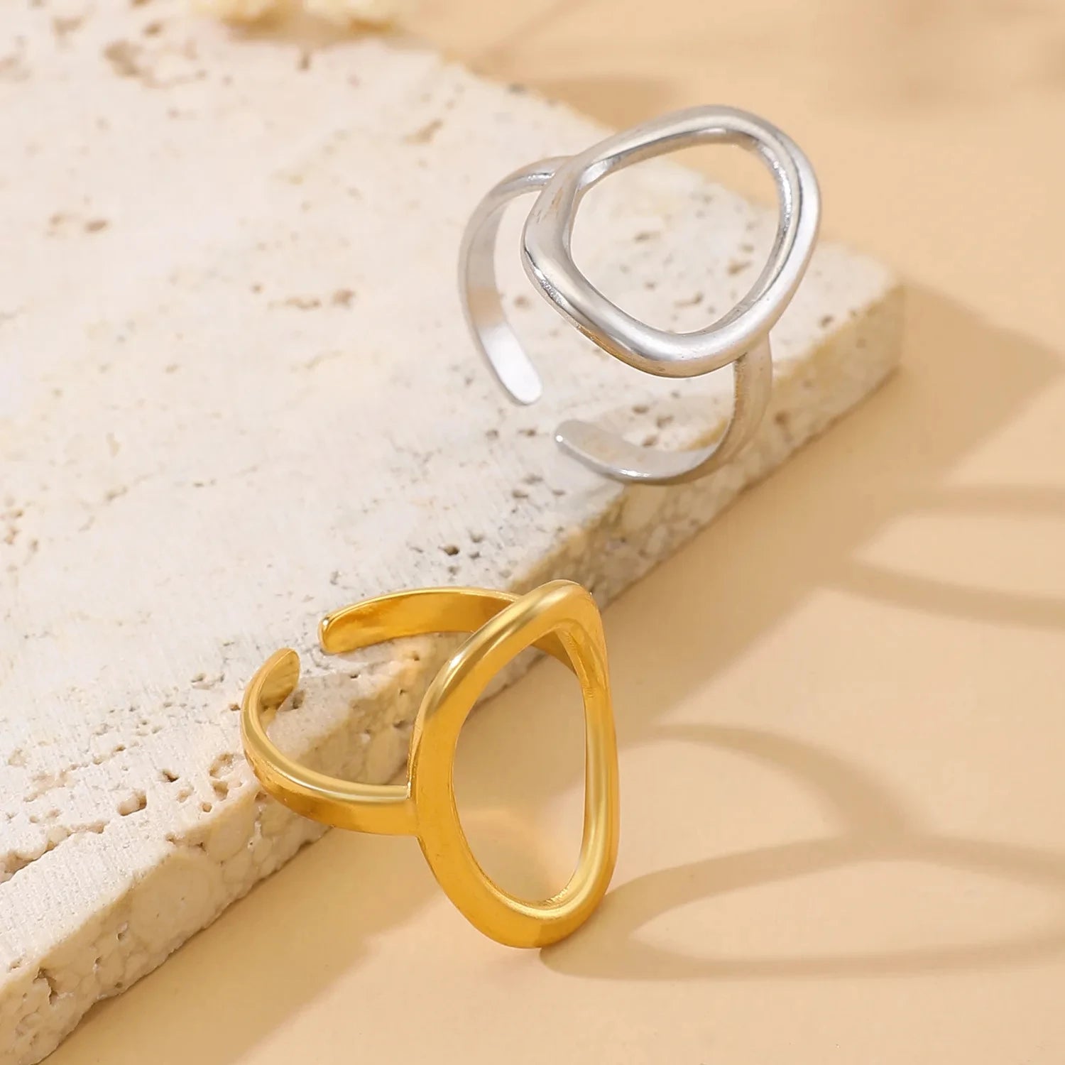 Gold Geometric Oval Hollow Ring
