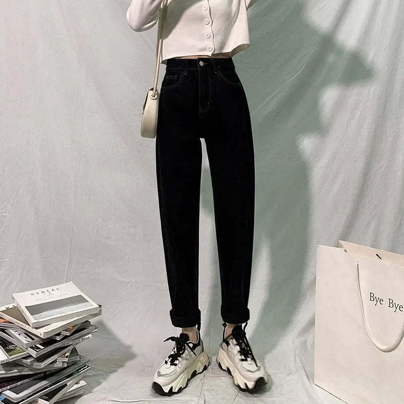 High-Waisted Slimming Loose-Fit Jeans