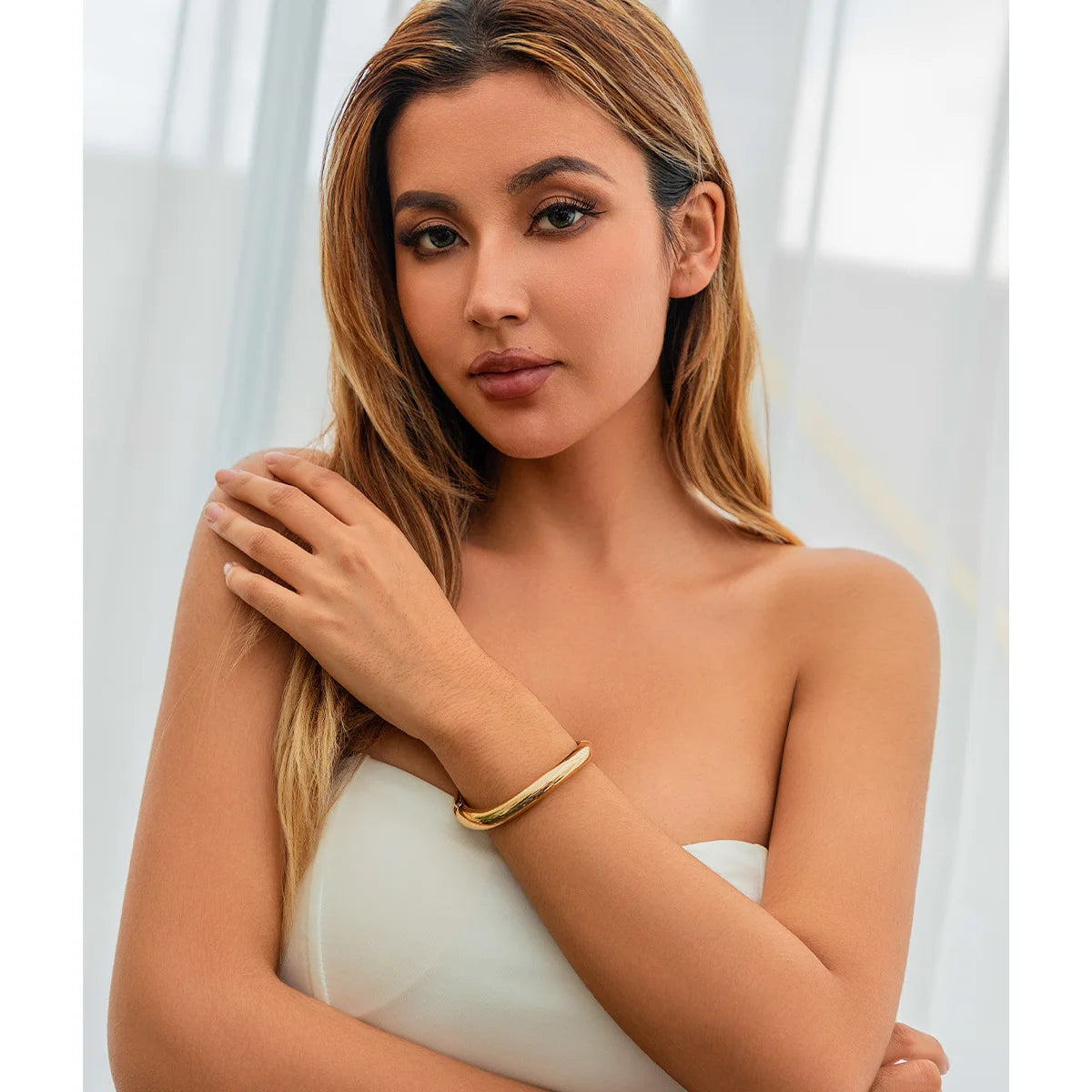 Minimalist Round Bangle Bracelet for Women