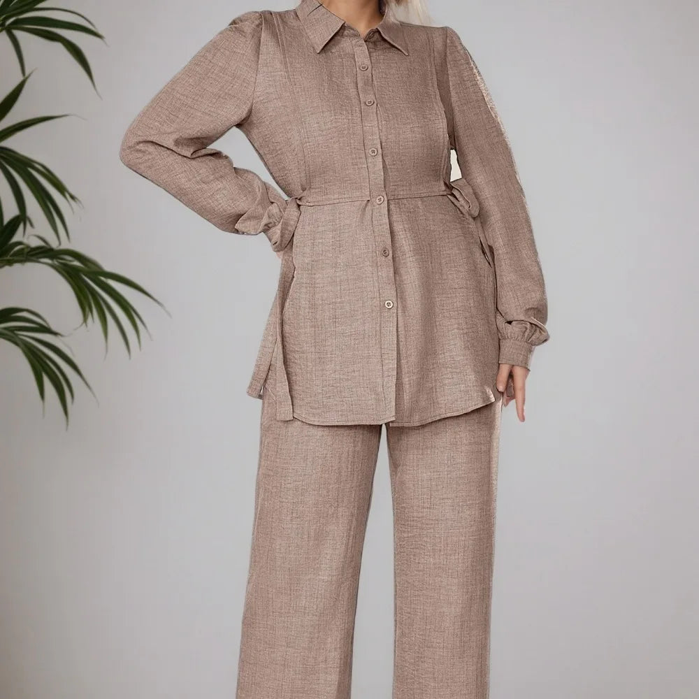 A large-sized women's suit elegant and casual long-sleeved top and loose pants and a loose fit for commuting and office work