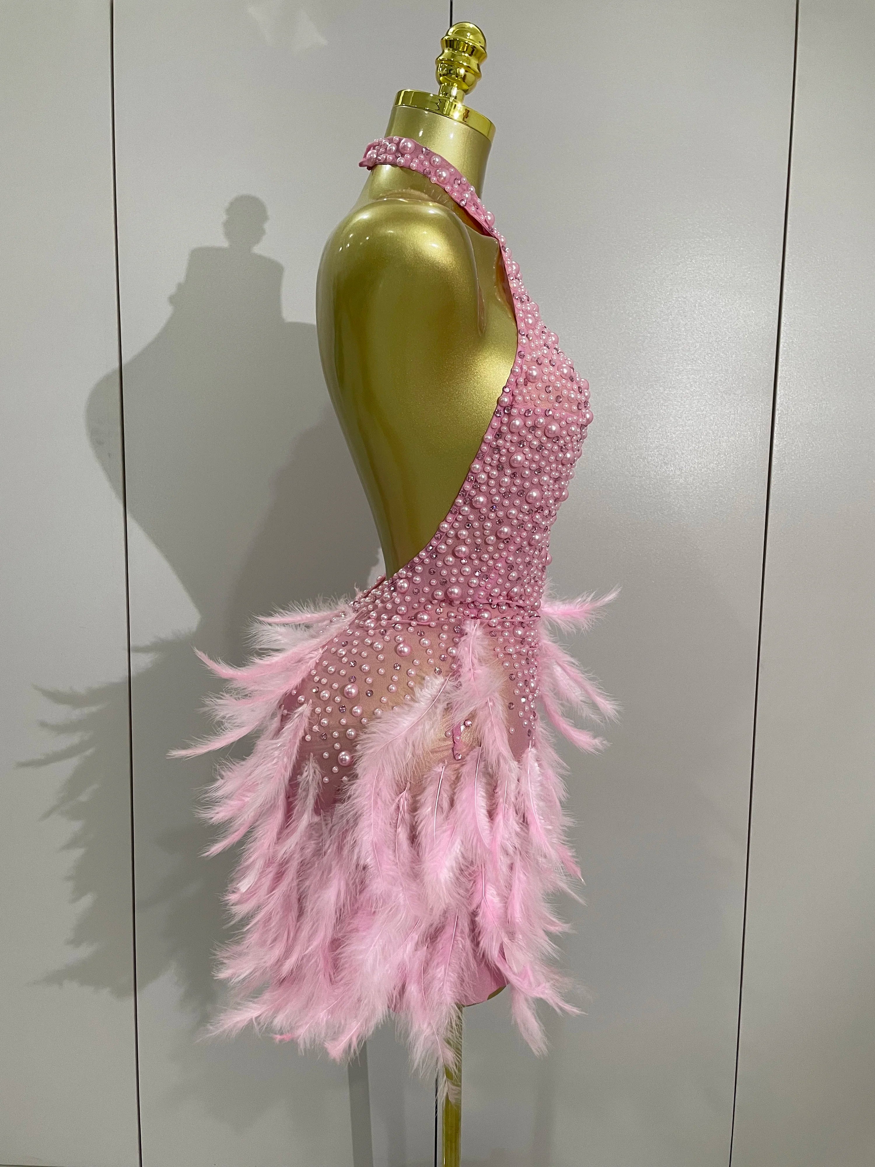 Women Luxury Rhinestones Pearls Feathers Halter Backless Short Dress Women Sexy Celebrate Birthday Dress Nightclub Stage Costume