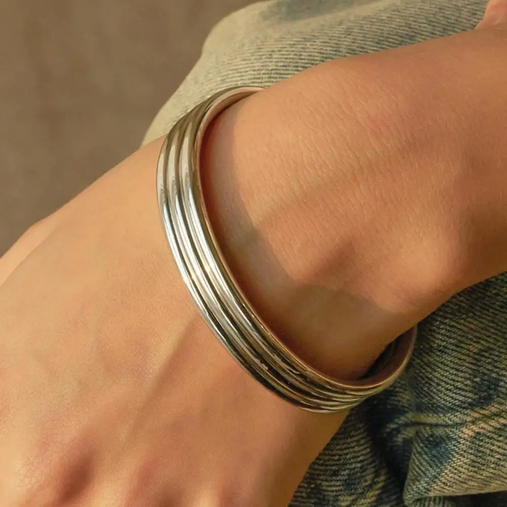 Fashionable Stainless Steel Round Gold Bangle