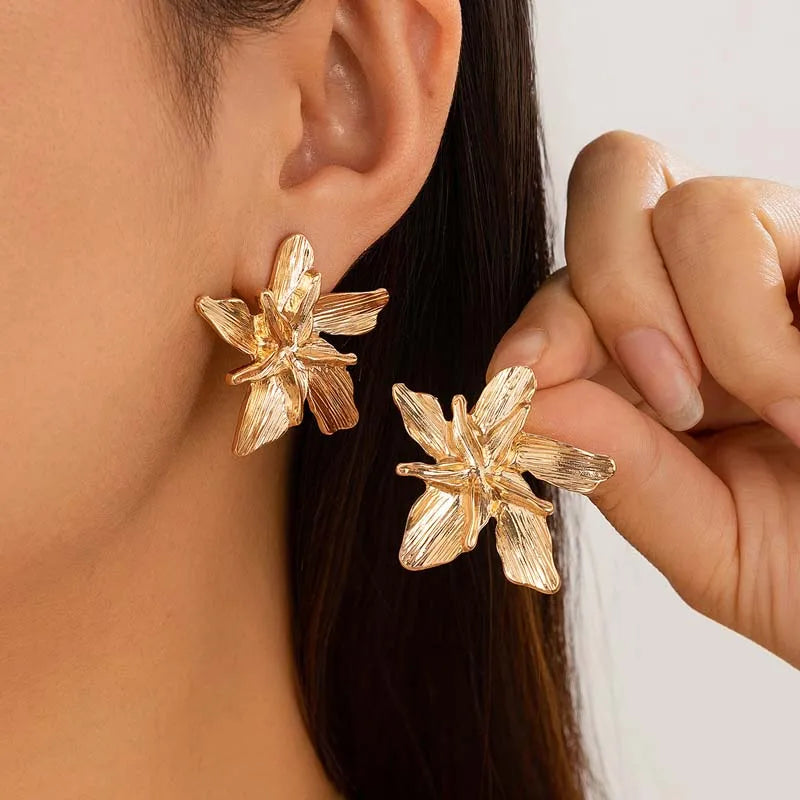 2025 Vintage Gold Flower Statement Earrings