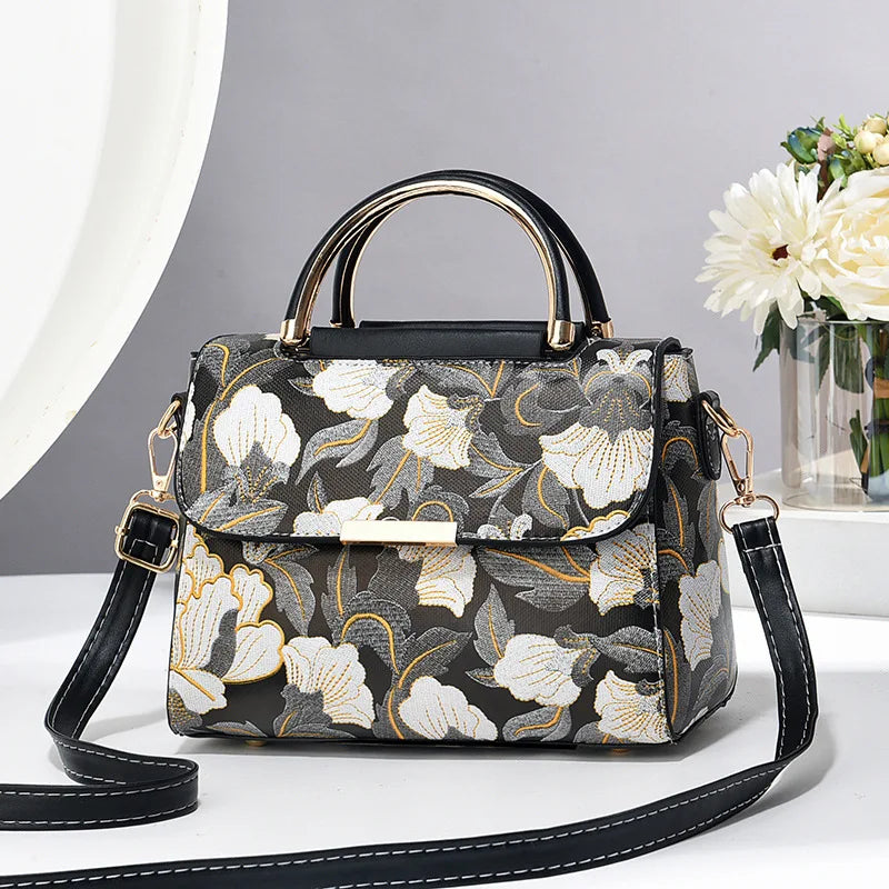2025 Trendy Stripe Colorblock Shoulder Bag