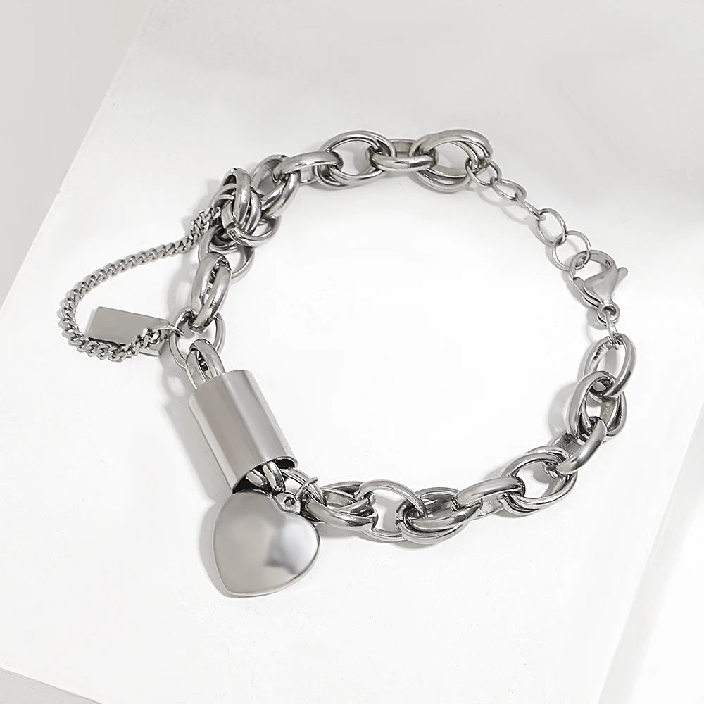 Gold Heart Pendant Chain Bracelet
