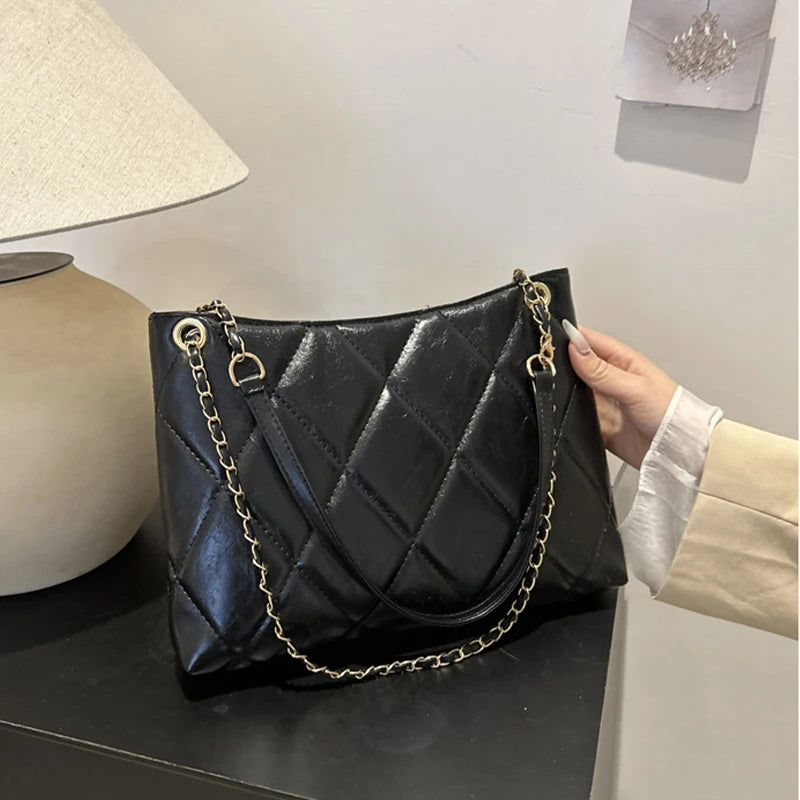 Lingge Large Fashionable Shoulder Bag