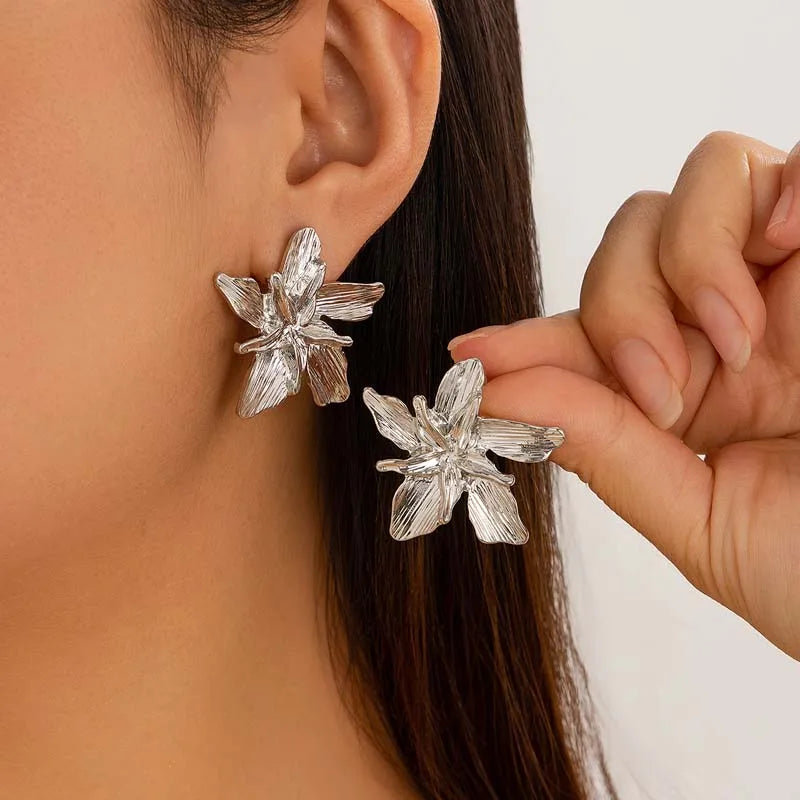 2025 Vintage Gold Flower Statement Earrings