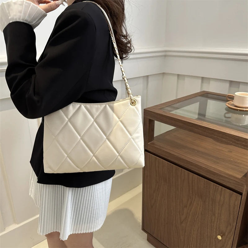 Lingge Large Fashionable Shoulder Bag
