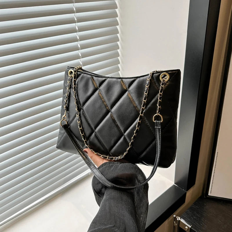 Lingge Large Fashionable Shoulder Bag
