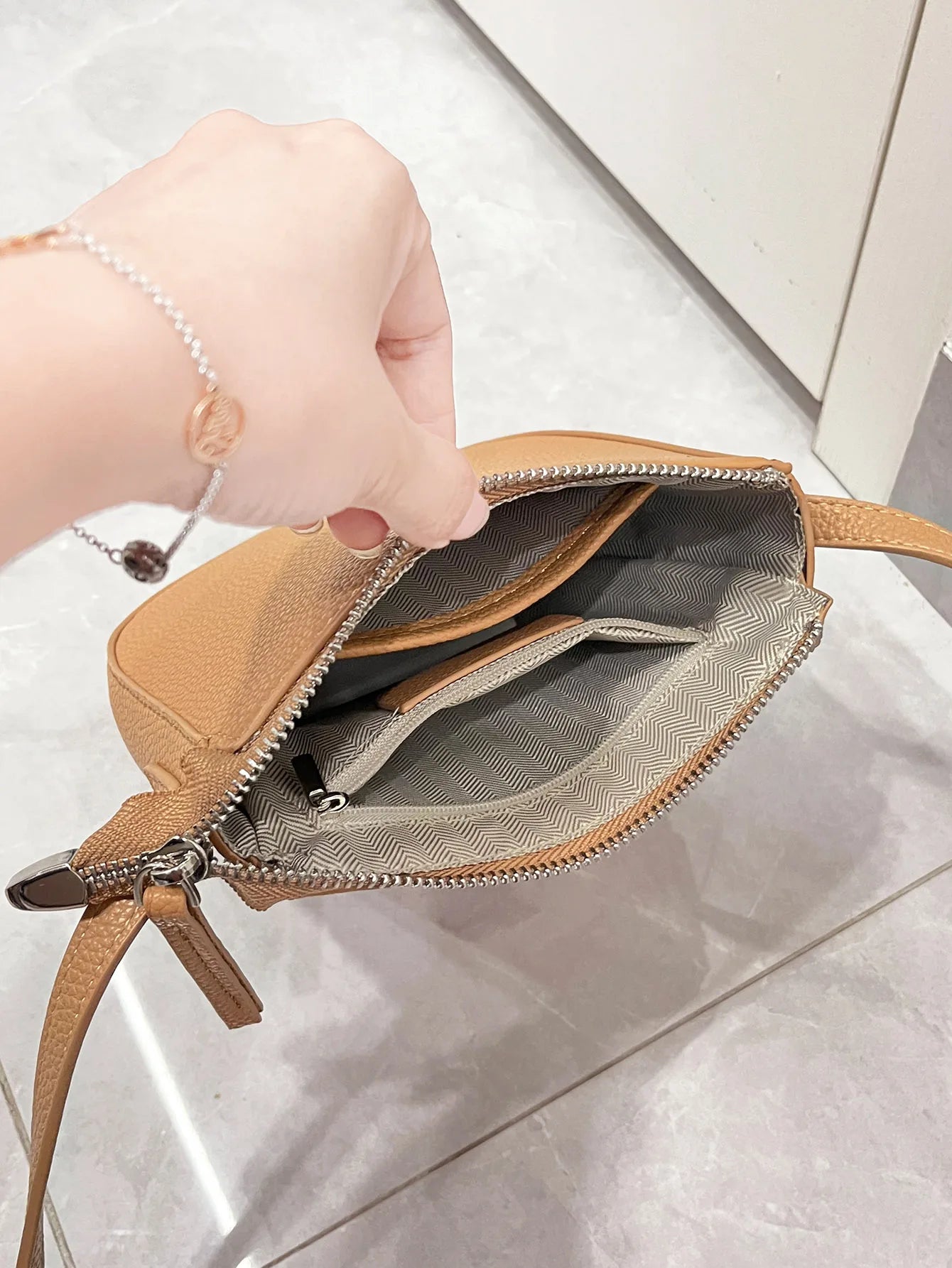 Classic Minimalist Solid Color Crossbody Bag
