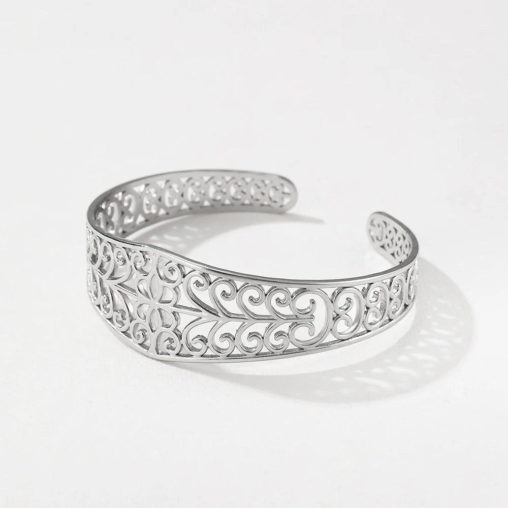 High-End Vintage Hollow Flower Stainless Steel Bracelet