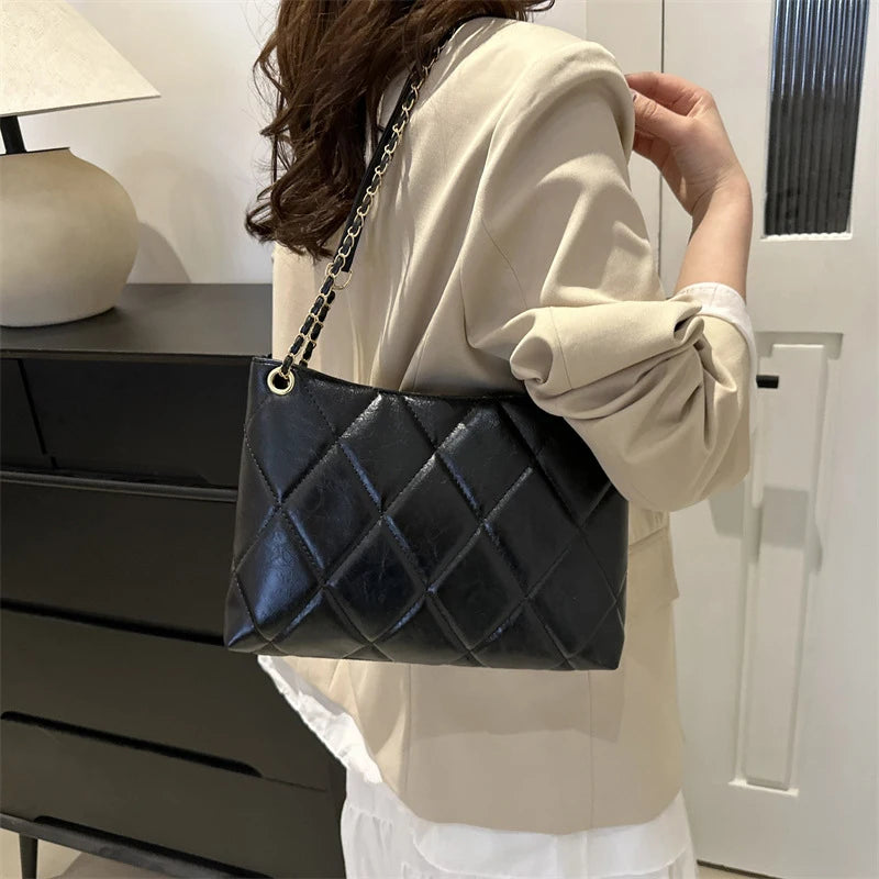 Lingge Large Fashionable Shoulder Bag