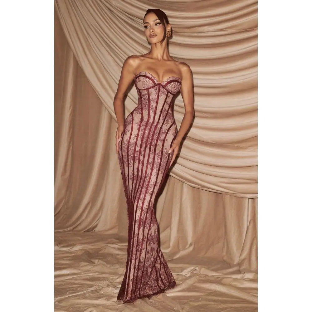 Elegant lace strapless waist cinching long dress with heart-shaped neckline