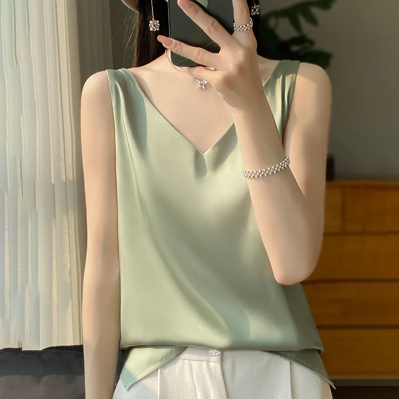 Silk Satin V-neck Sleeveless Tank TopSilk Satin V-neck Sleeveless Tank Top