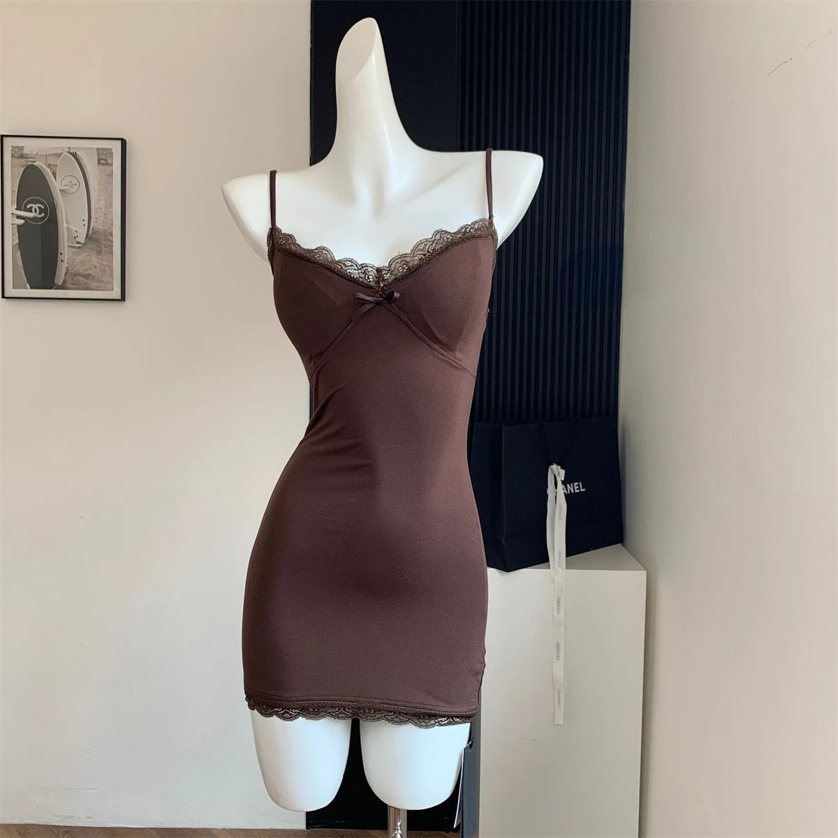 Sleeveless Dresses for Women Sexy Lace Hot Female Bodycon Dress Korean Fashion Mini Vestidos with Chest Pad Inner Wear Clubwear