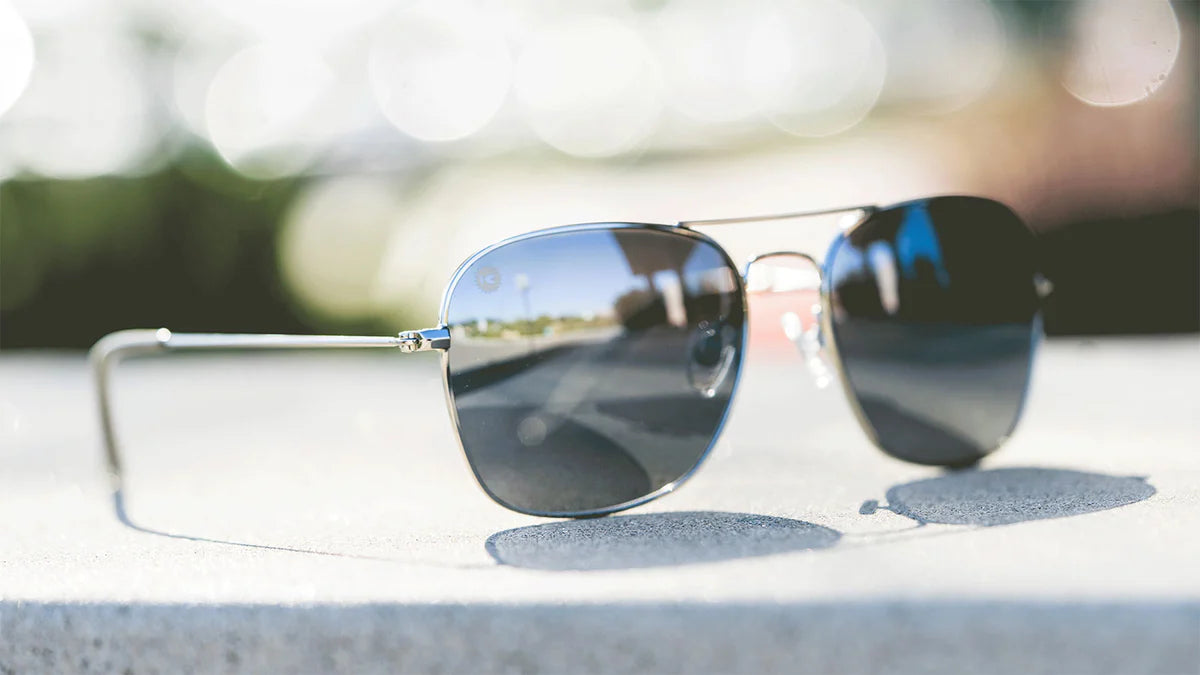 Men Silver / Silver Smoke Mount Evans Sunglass