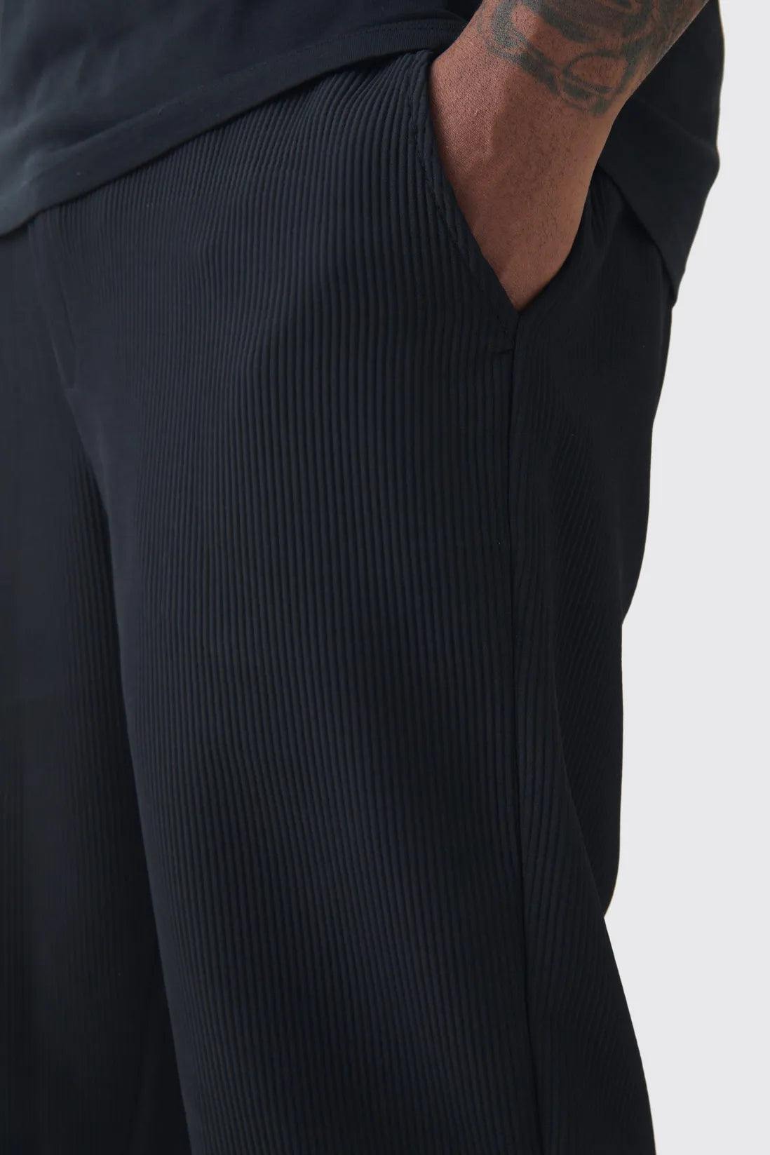 Plus Elastic Waist Tapered Fit Pleated Trouser
