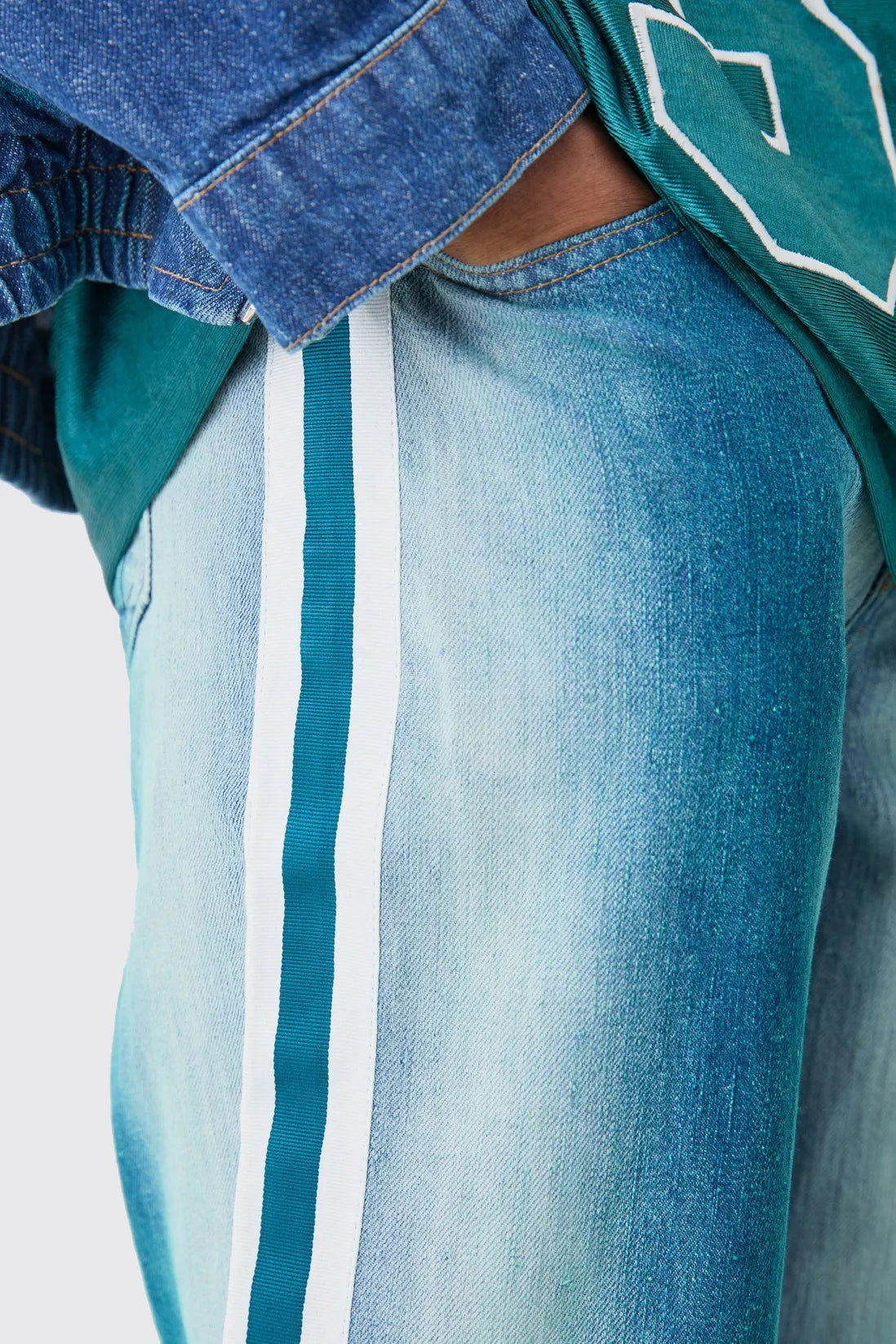 Nfl Eagles Baggy Rigid Popper Hem Tinted Jeans