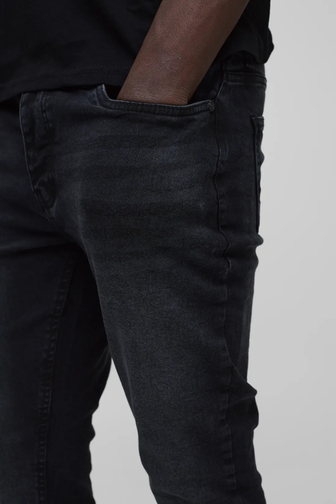 Skinny Stretch Jean In Washed Black