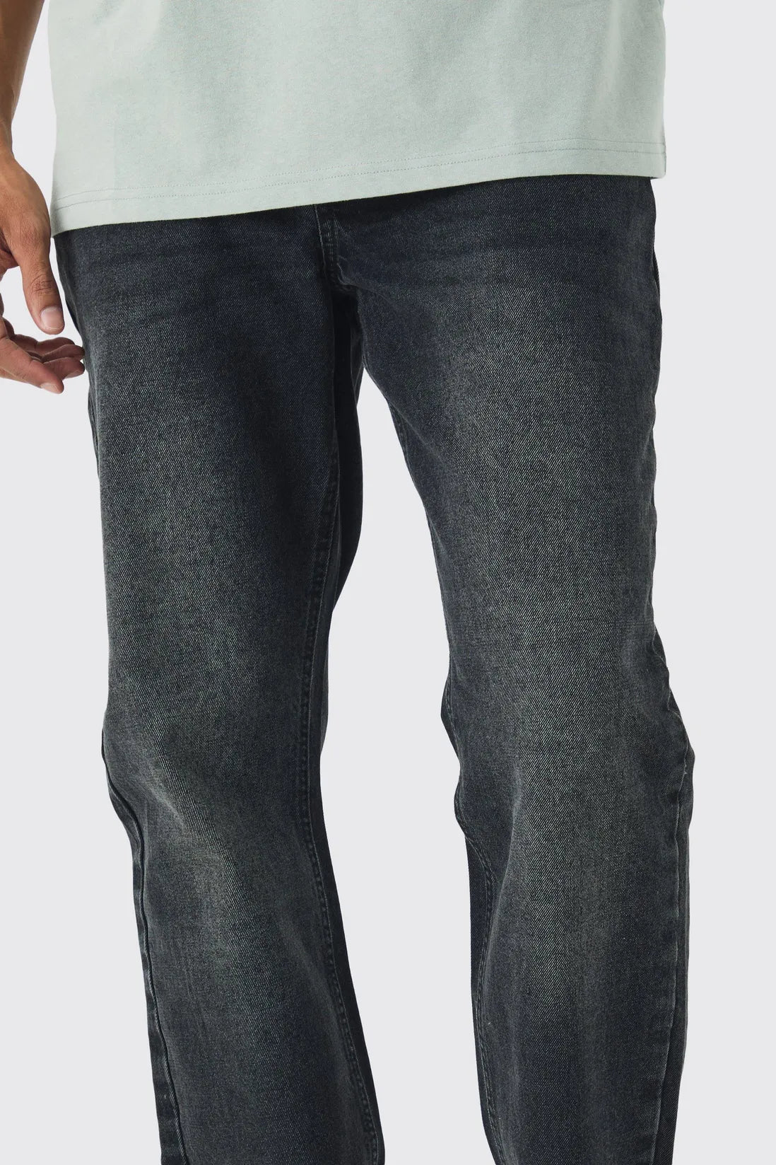 Relaxed Rigid Jean In Washed Black