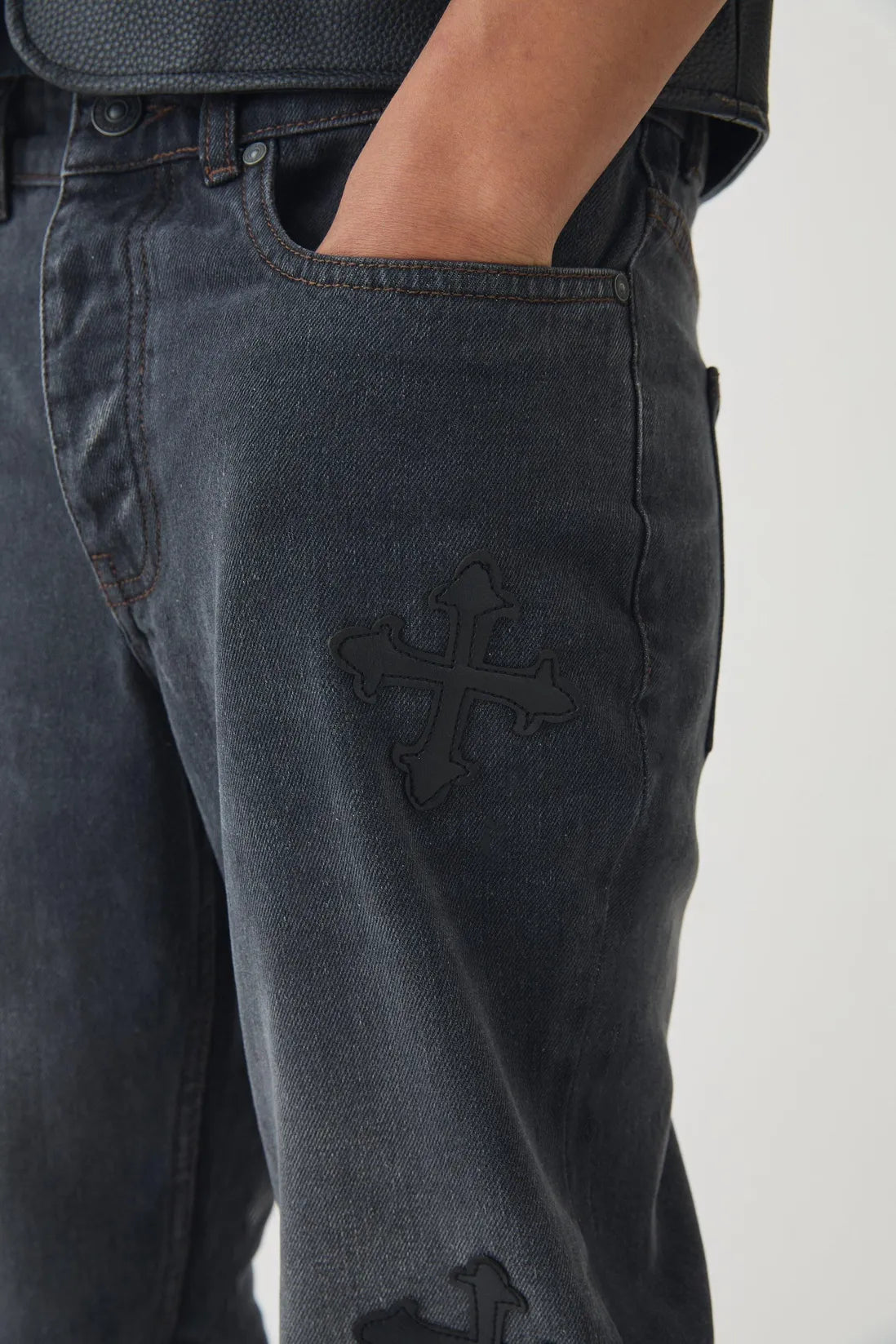 Slim Rigid Flare Cross Embroidered Jeans