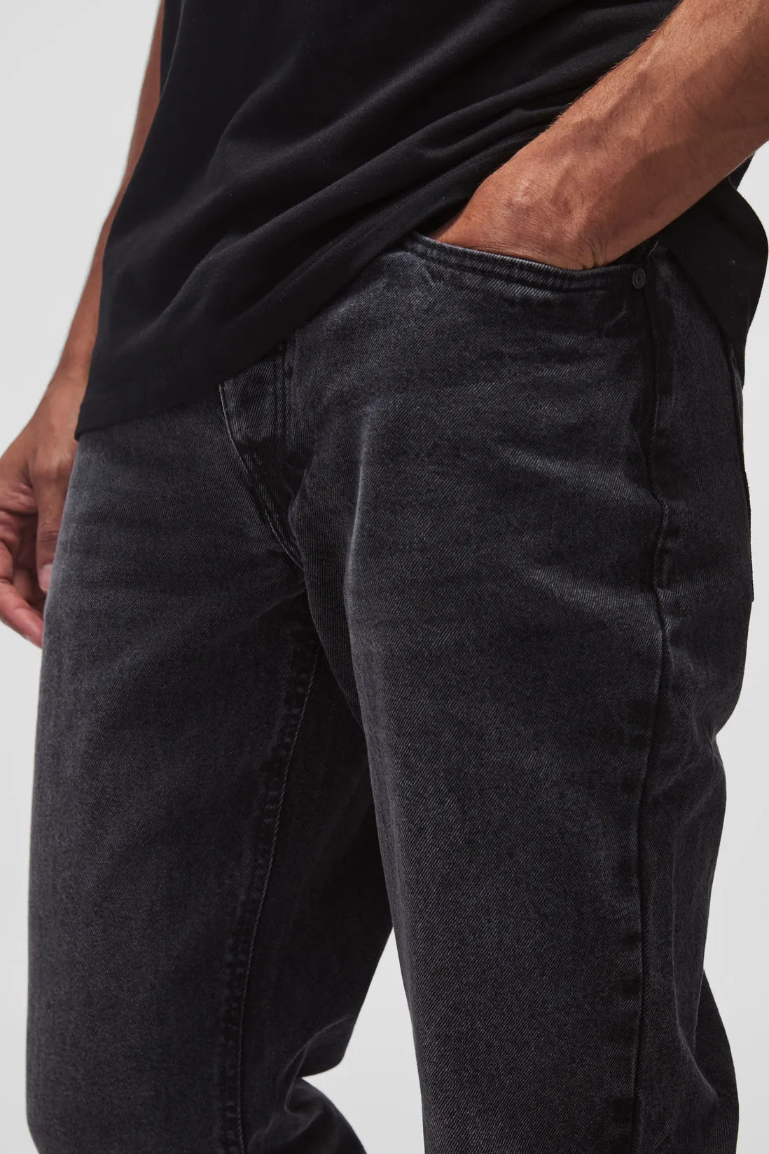 Tapered Rigid Jean in Charcoal