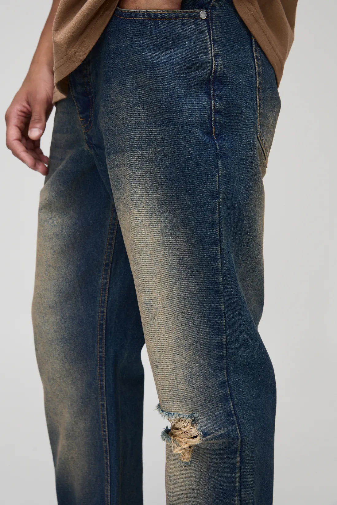 Relaxed Flared Washed Ripped Knee Jeans