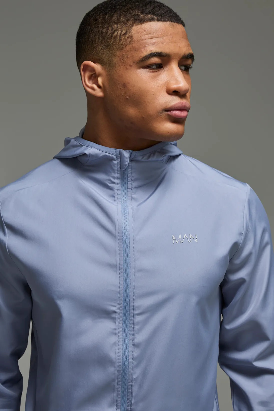 Man Active Lightweight Regular Fit Windbreaker