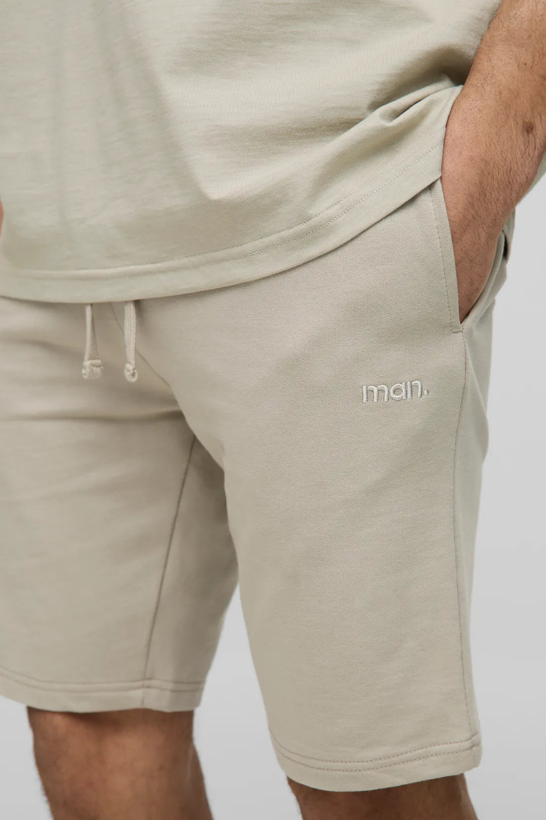 260GSM Loopback Basic MAN. Slim Fit Mid Length Shorts
