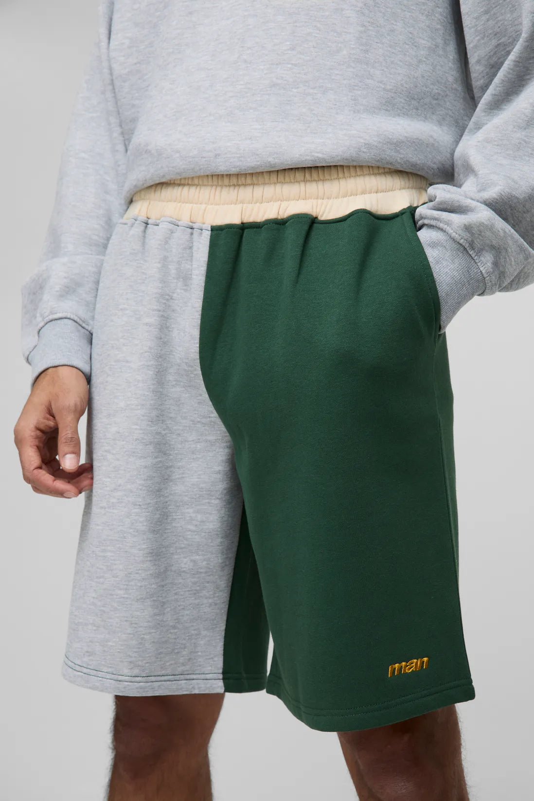 Oversized Man Colour Block Mid Length Shorts