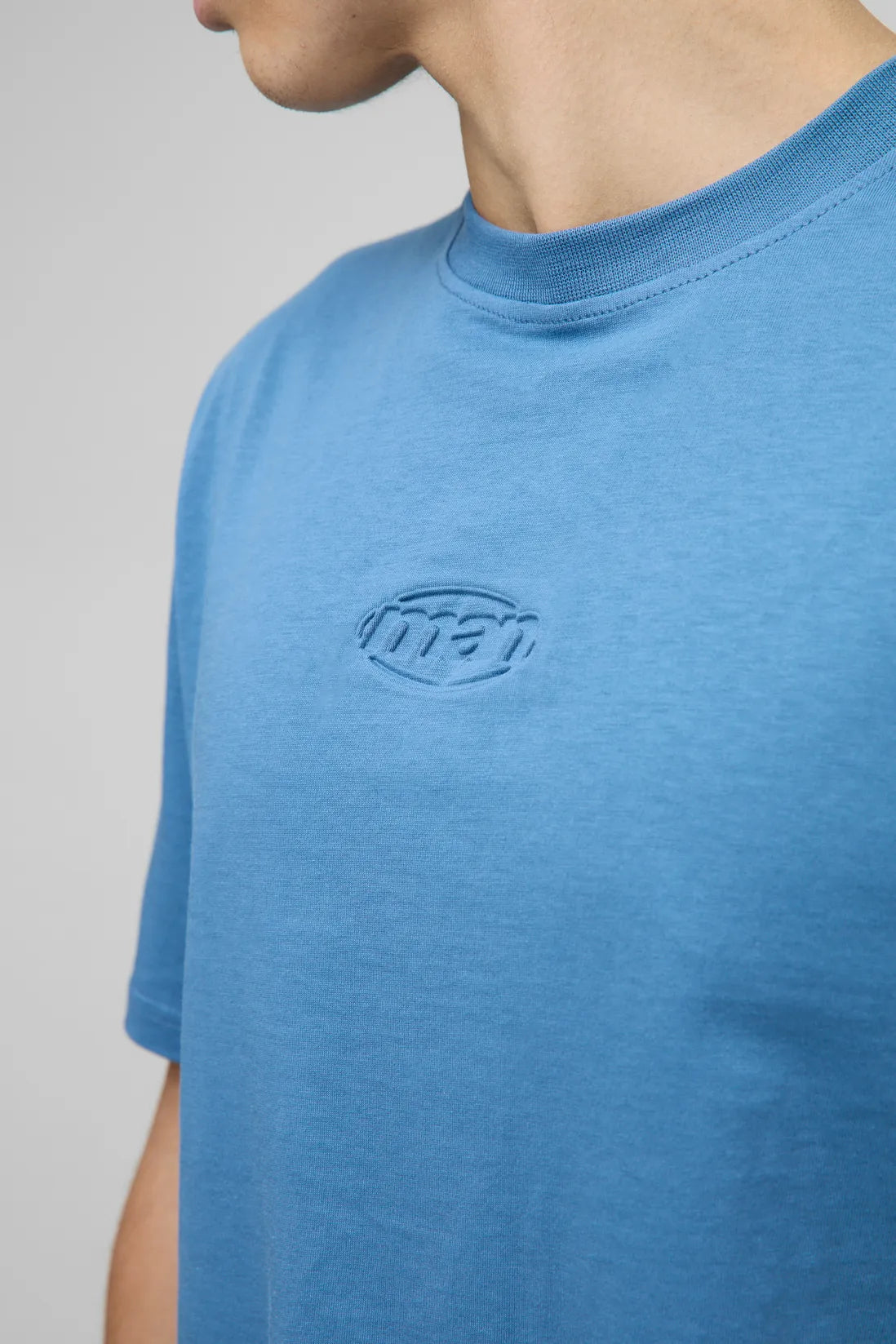 Regular Fit Man Deboss Detail T-Shirt