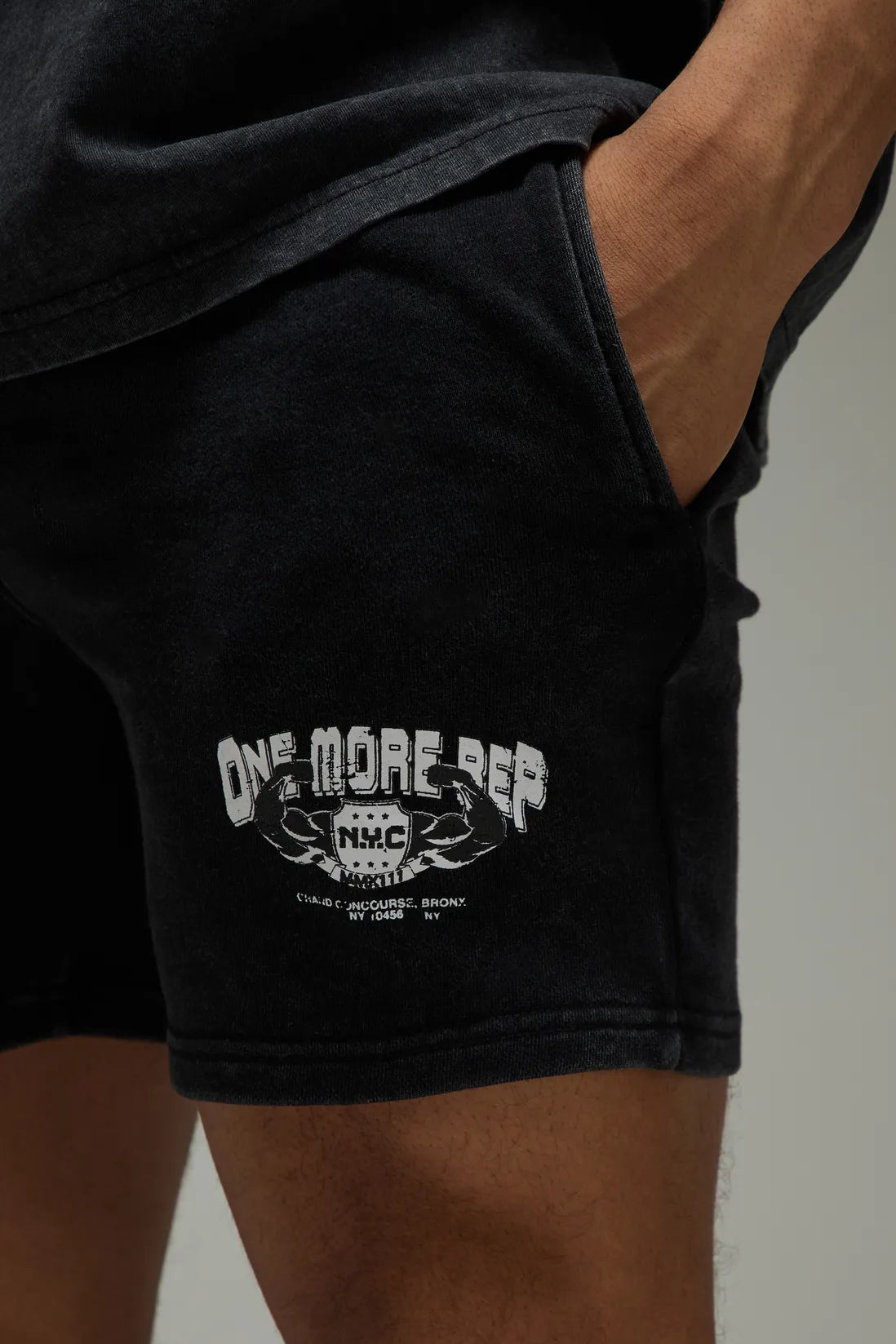 Man Active One More Rep NYC Washed 5inch Short