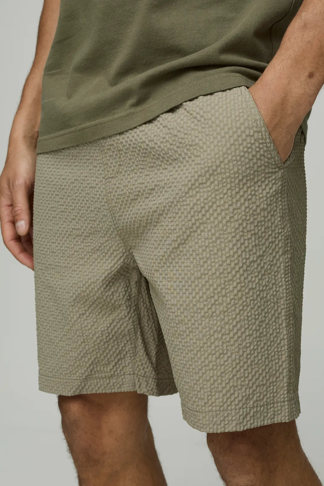 Elasticated Waist Relaxed Mid Length Seersucker Shorts