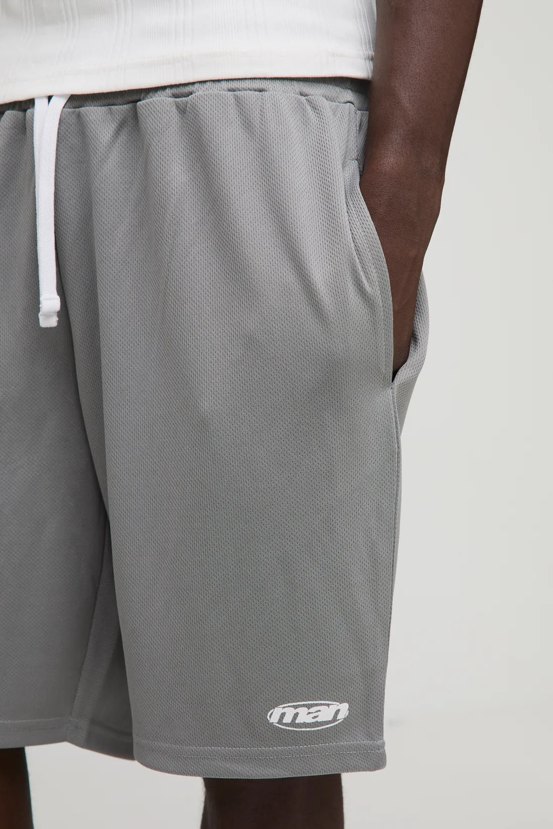 Relaxed Fit Man Mid Length Mesh Shorts