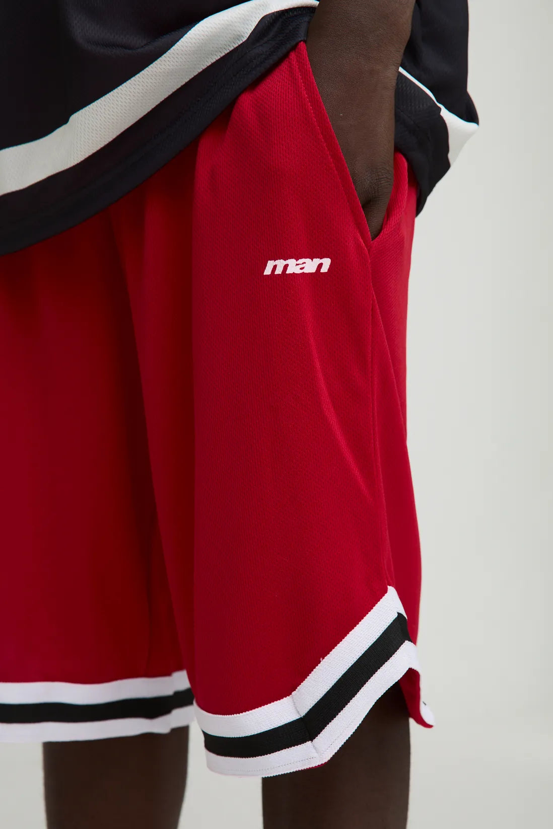 Man Mid Length Mesh Basketball Shorts