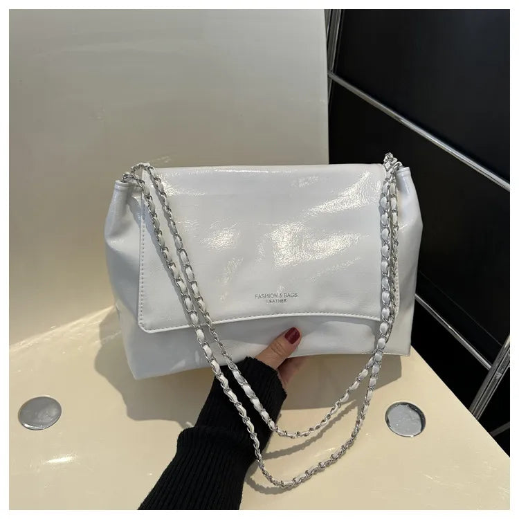 Women'S Fashionable Solid Color Large Capacity Shoulder Bag