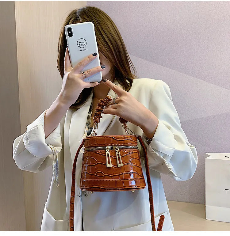 Women Vintage Chain Crease Design Square Shoulder Handle Bag