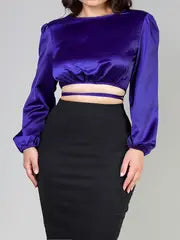 Fashion Top: Trendy Crop with Long Sleeves