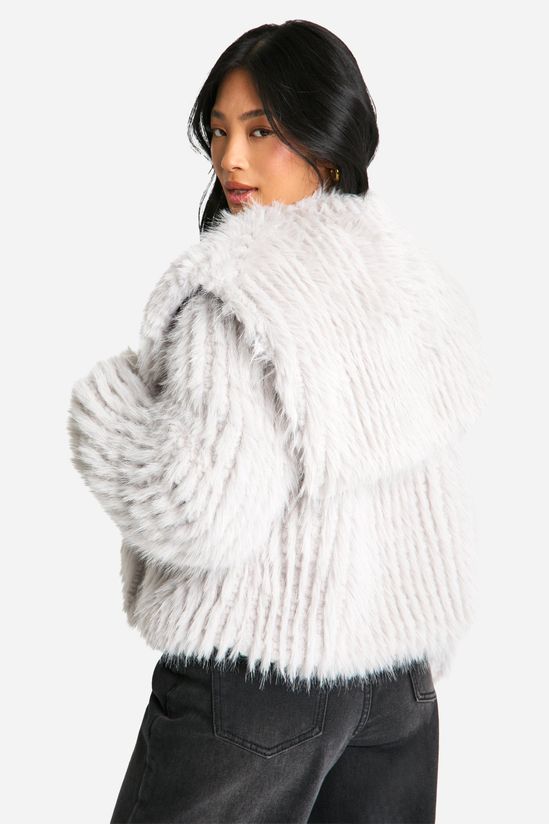 Petite Oversized Collared Faux Fur Jacket