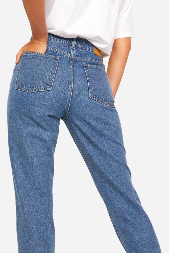 32 Inch Leg High Waisted Slim Fit Mom Jeans