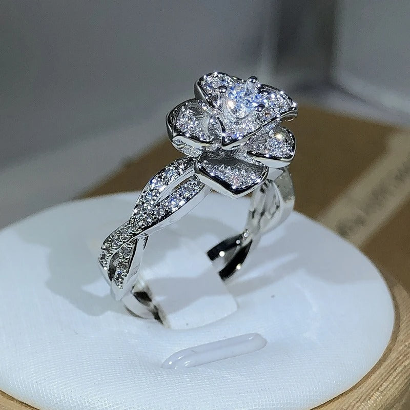 925 Sterling Silver Intertwined Rose Cocktail Ring