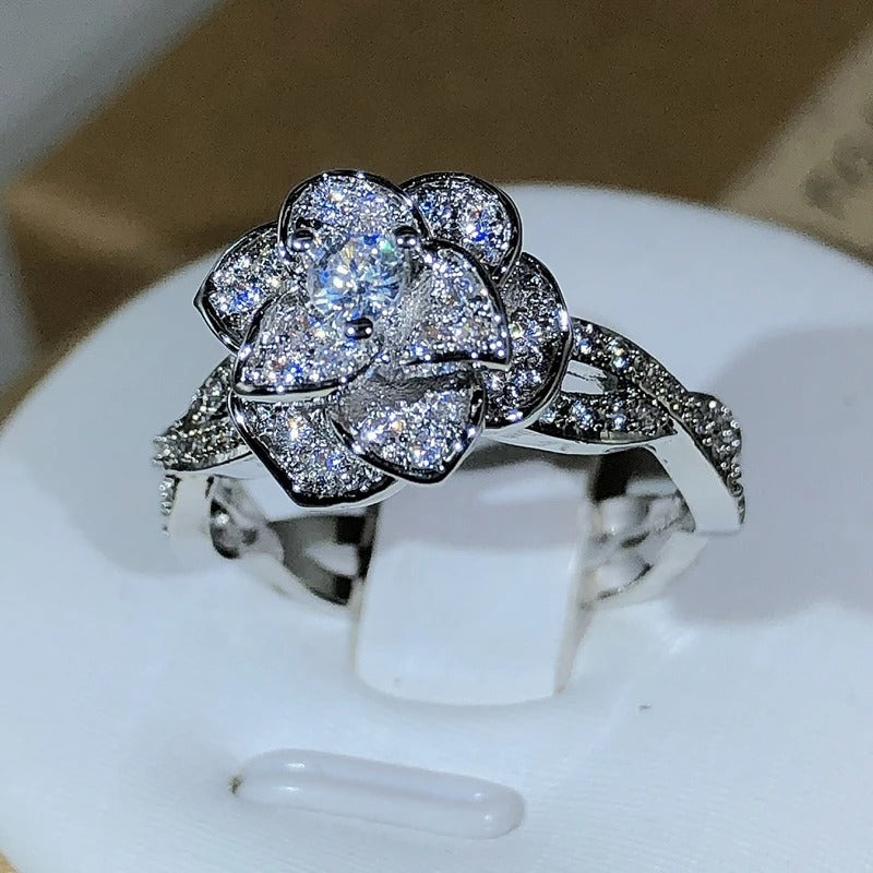 925 Sterling Silver Intertwined Rose Cocktail Ring