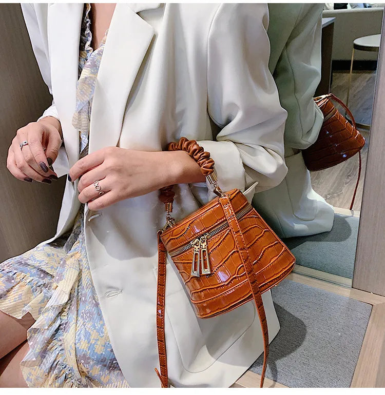 Women Vintage Chain Crease Design Square Shoulder Handle Bag