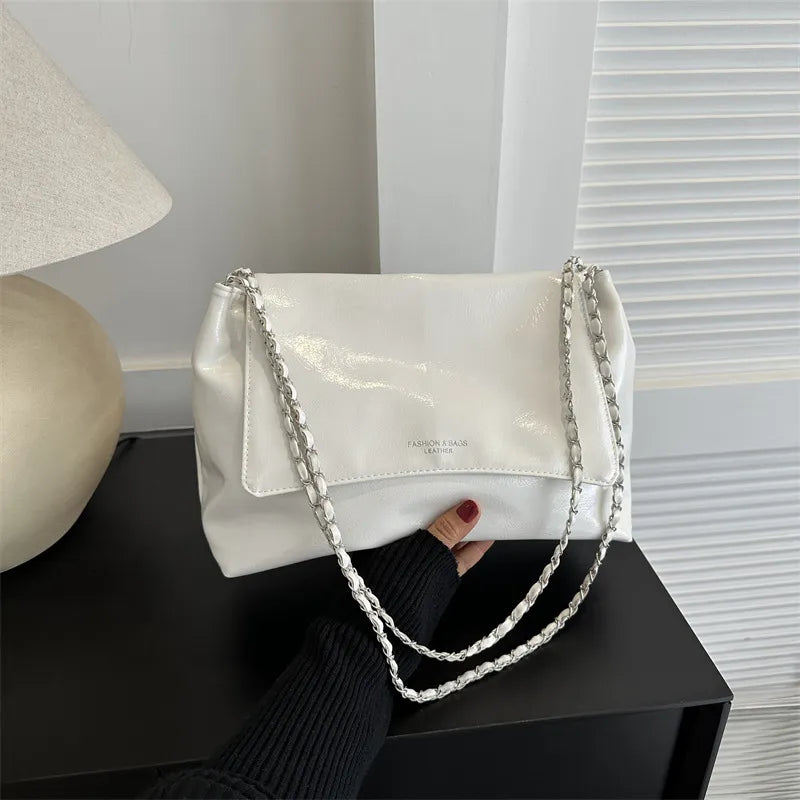Women'S Fashionable Solid Color Large Capacity Shoulder Bag
