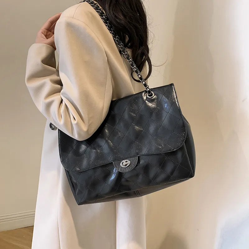Women Fashionable Large Capacity PU Chain Shoulder Bag