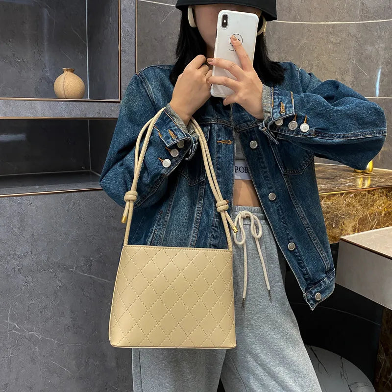 Women Fashion Basic Diamond Stitching Bag